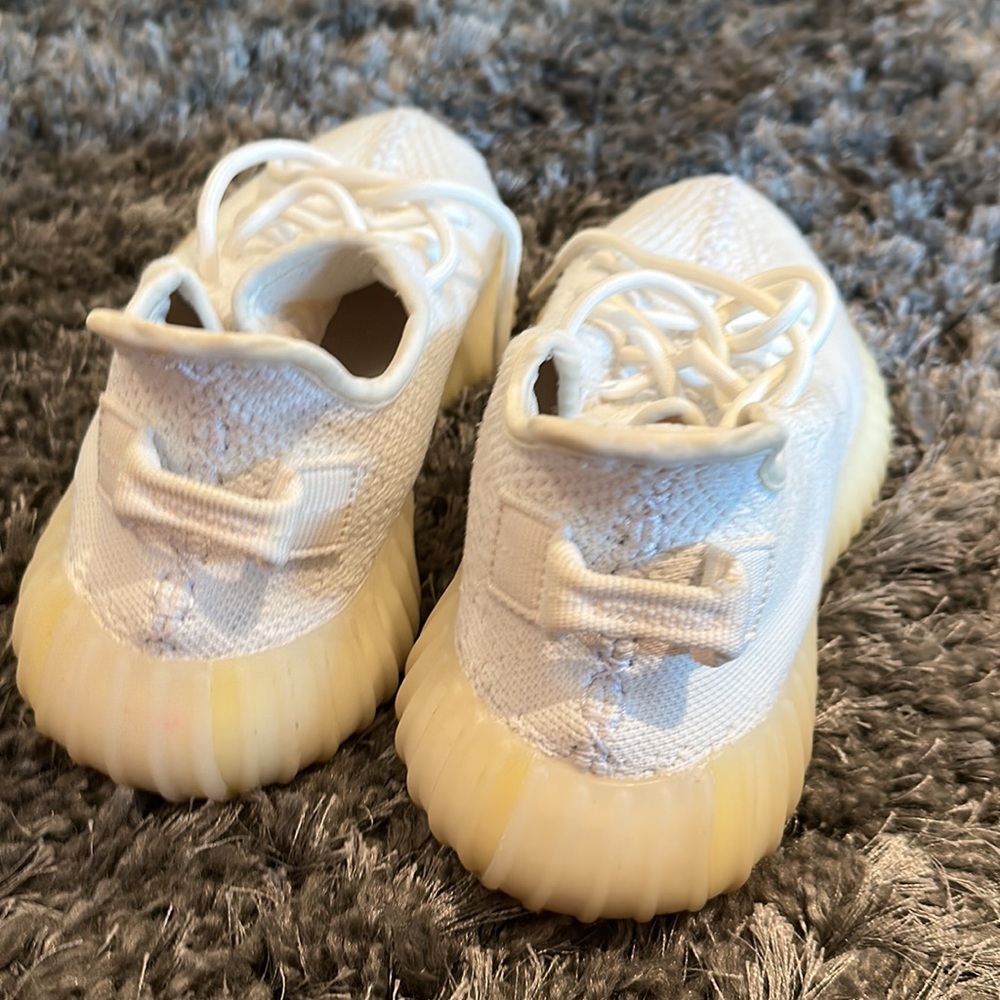 White Yeezy - Picture 4 of 4